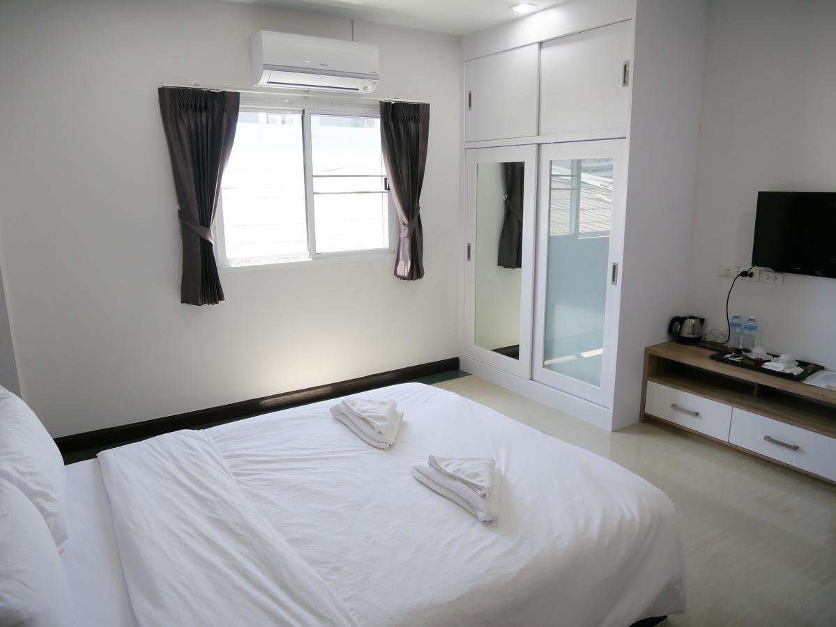 Room58 Бангкок Екстер'єр фото